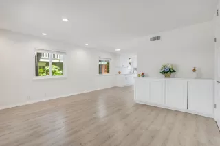 Photo #4: 219099632DA Listing