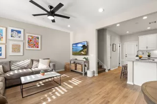 Photo #3: 219145518DA Listing 