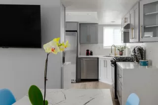 Photo #5: 219145694DA Listing 