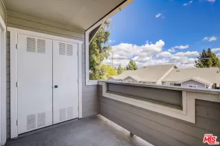 Photo #3: 22131003 Listing 