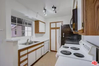 Photo #4: 22131003 Listing 