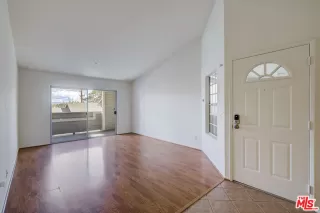 Photo #6: 22131003 Listing 