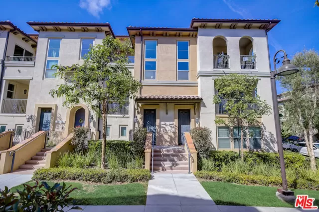 MLS: 22165079 Condo For Sale