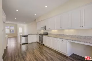 Photo #3: 22165079 Listing 