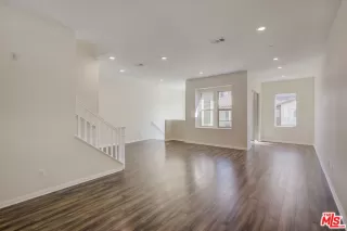 Photo #4: 22165079 Listing 