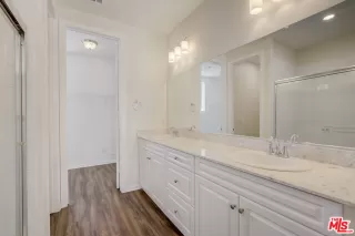 Photo #5: 22165079 Listing 