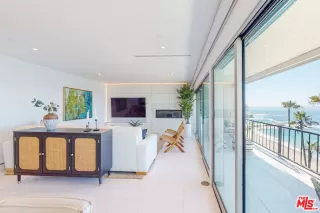 Photo #2: 22211027 Listing 