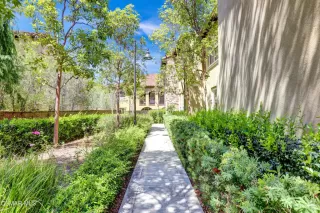 Photo #2: 226001764 Listing 