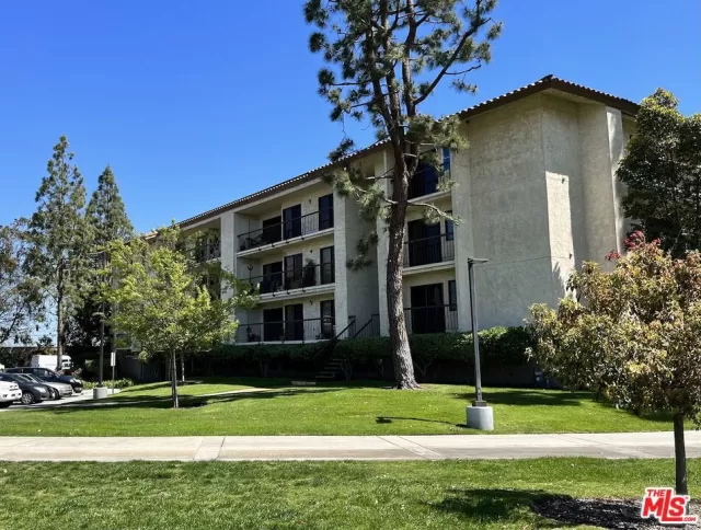 MLS: 23243385 Condo For Sale