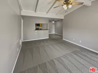 Photo #2: 23248901 Listing 