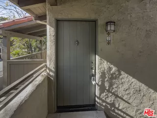 Photo #5: 23248901 Listing 