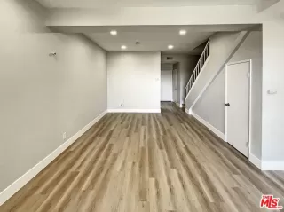 Photo #2: 23258209 Listing 