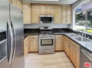 Photo #6: 23258209 Listing 