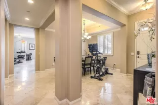 Photo #6: 23265287 Listing