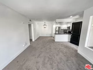 Photo #2: 23269331 Listing