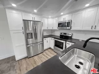 Photo #5: 23269331 Listing