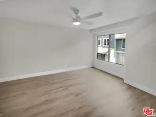 Photo #4: 23273399 Listing