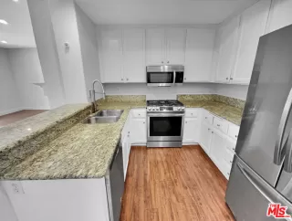 Photo #5: 23276785 Listing 