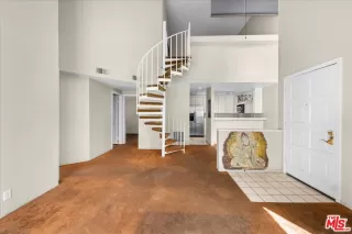 Photo #2: 23318905 Listing 