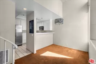 Photo #3: 23318905 Listing 