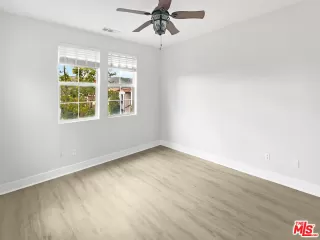 Photo #4: 23320653 Listing