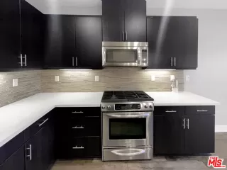 Photo #5: 23320653 Listing