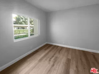 Photo #4: 23321811 Listing