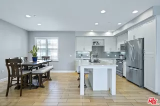 Photo #5: 23323071 Listing