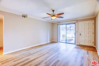 Photo #5: 23329105 Listing 