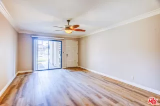 Photo #6: 23329105 Listing 