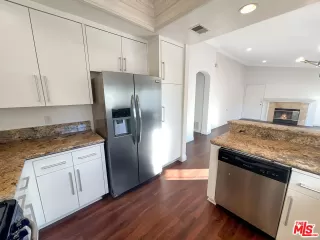 Photo #5: 23330013 Listing