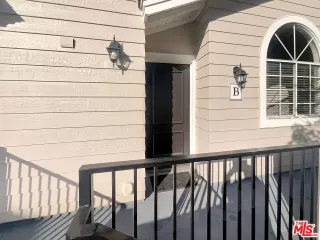 Photo #6: 23330013 Listing