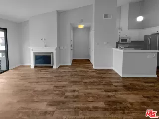 Photo #2: 23331591 Listing