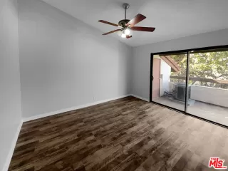 Photo #4: 23331591 Listing