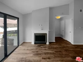 Photo #6: 23331591 Listing