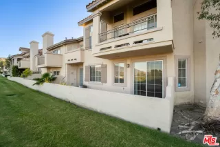 Photo #6: 23332997 Listing