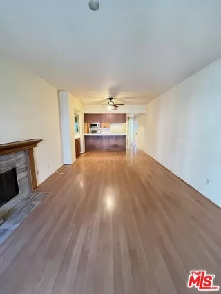 Photo #1: 23333073 Listing 