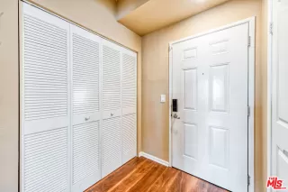 Photo #4: 23333553 Listing 