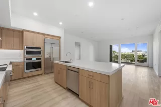 Photo #2: 23335429 Listing