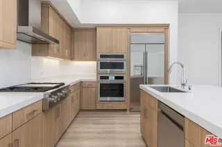 Photo #3: 23335429 Listing