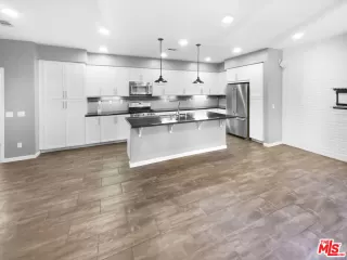 Photo #1: 23335543 Listing