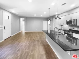 Photo #2: 23335543 Listing