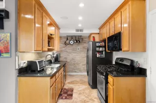 Photo #6: 240006579SD Listing