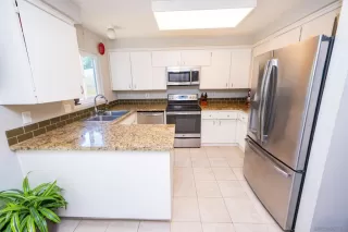 Photo #5: 240019359SD Listing 