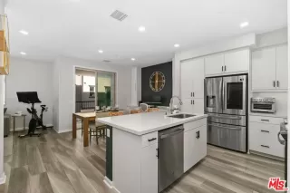 Photo #4: 24346161 Listing