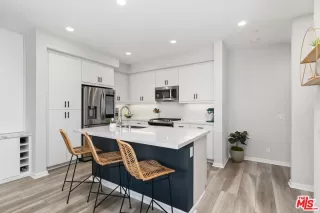 Photo #5: 24346161 Listing