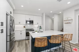 Photo #6: 24346161 Listing