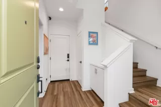 Photo #5: 24347865 Listing