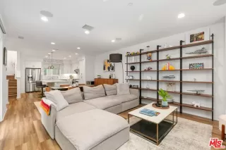 Photo #6: 24347865 Listing