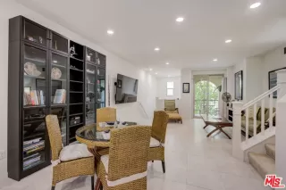 Photo #4: 24357753 Listing